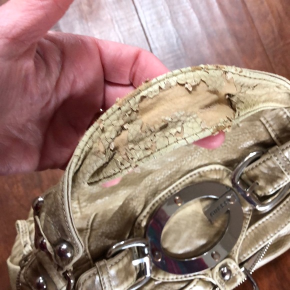 Guess purse - Picture 4 of 5